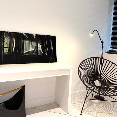 Stylish Central Superior Bedroom In Kolonaki Athens Exterior photo